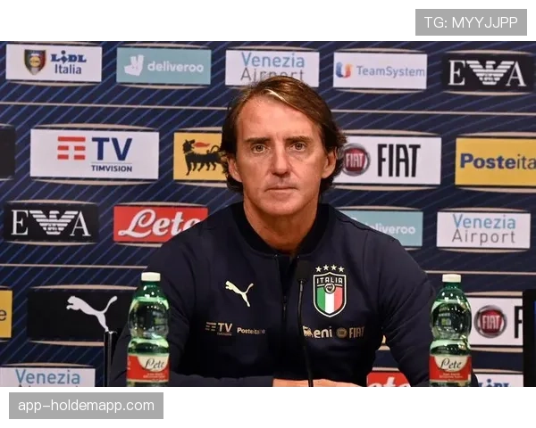 罗马后卫曼奇尼右腿内收肌撕裂，预计缺席15-20天